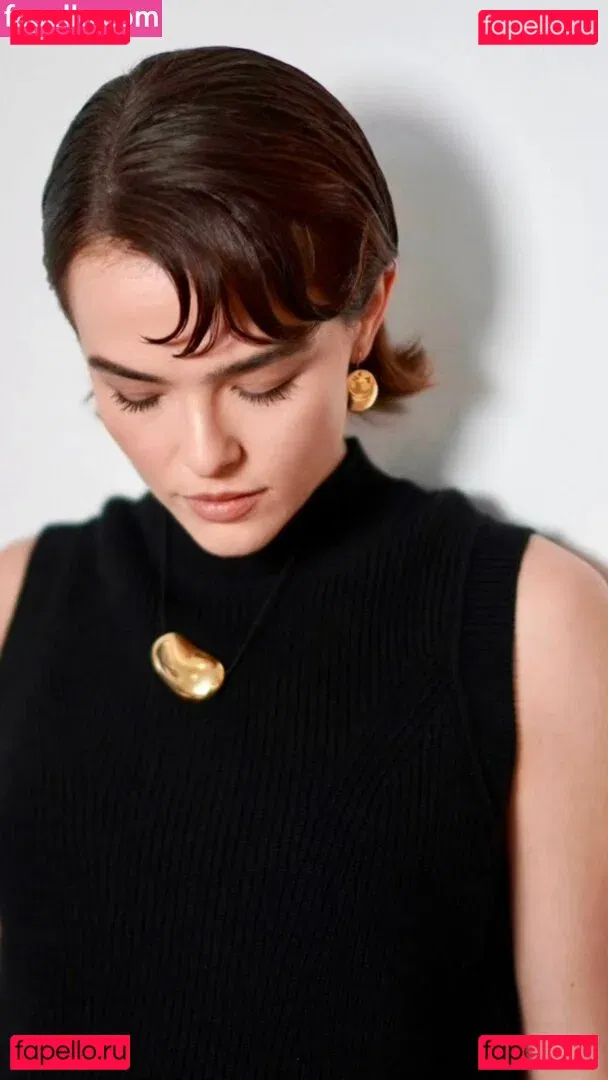 Zoey Deutch Onlyfans Photo Gallery 