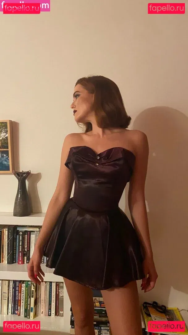 Zoey Deutch Onlyfans Photo Gallery 