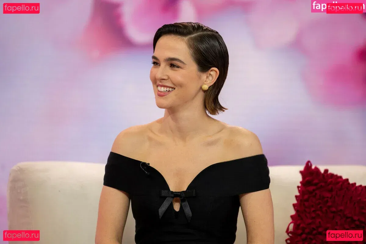 Zoey Deutch Onlyfans Photo Gallery 