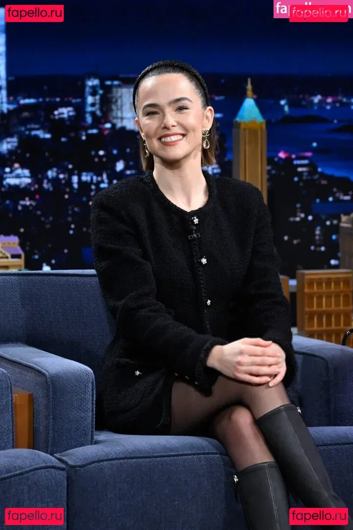 Zoey Deutch Onlyfans Photo Gallery 