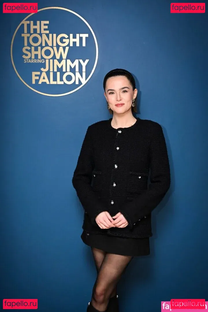 Zoey Deutch Onlyfans Photo Gallery 