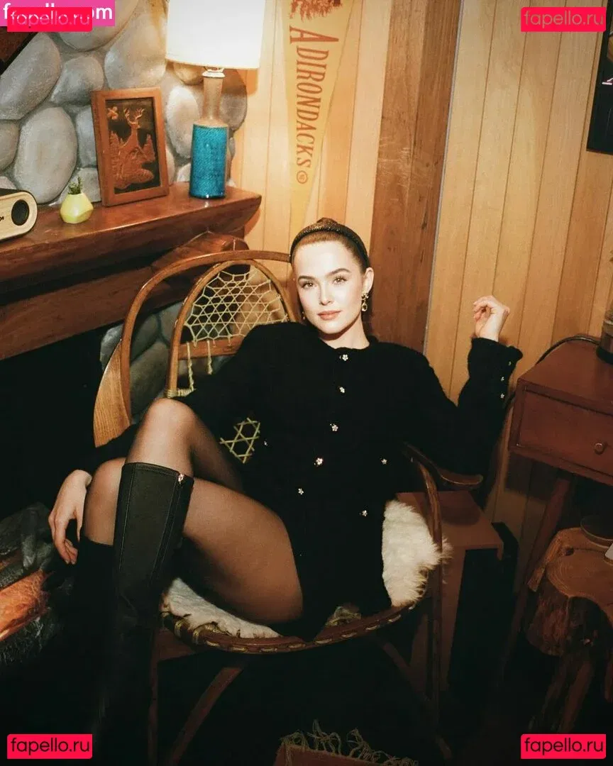 Zoey Deutch Onlyfans Photo Gallery 