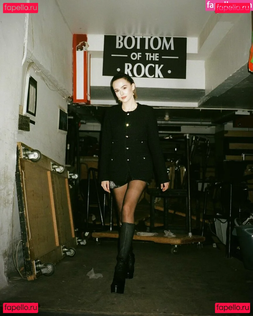 Zoey Deutch Onlyfans Photo Gallery 