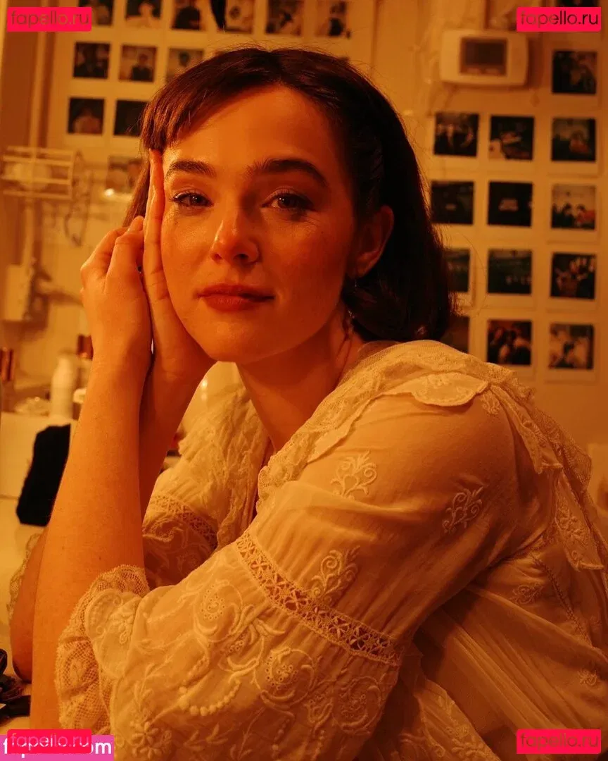 Zoey Deutch Onlyfans Photo Gallery 