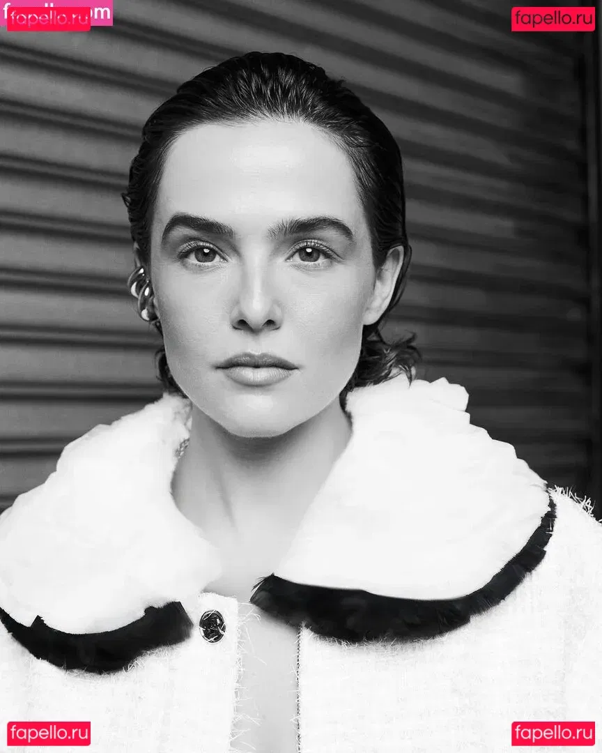 Zoey Deutch Onlyfans Photo Gallery 