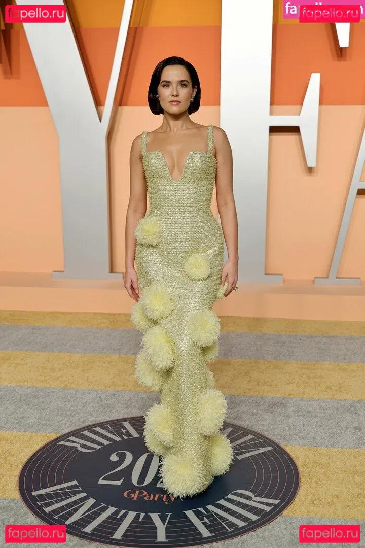 Zoey Deutch Onlyfans Photo Gallery 