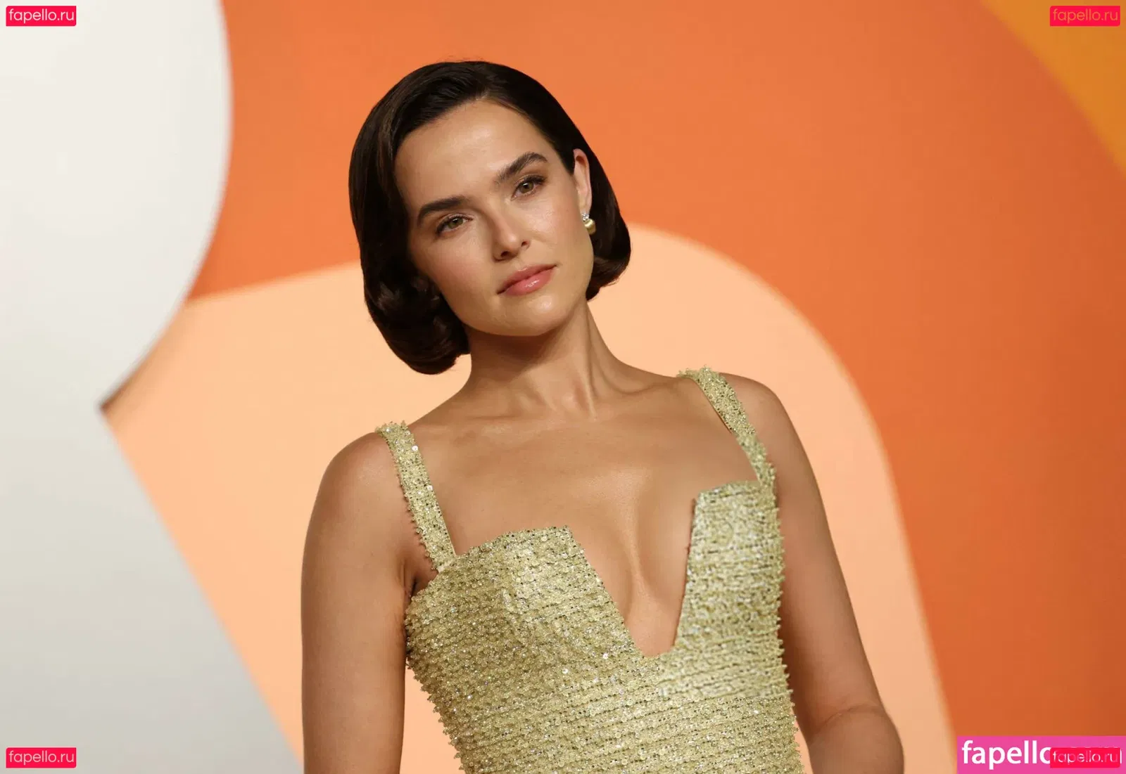 Zoey Deutch Onlyfans Photo Gallery 