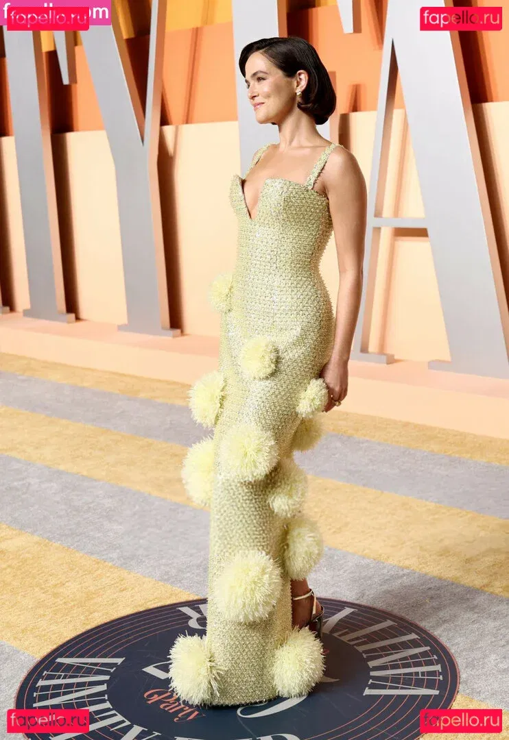 Zoey Deutch Onlyfans Photo Gallery 