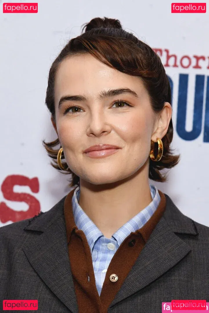 Zoey Deutch Onlyfans Photo Gallery 