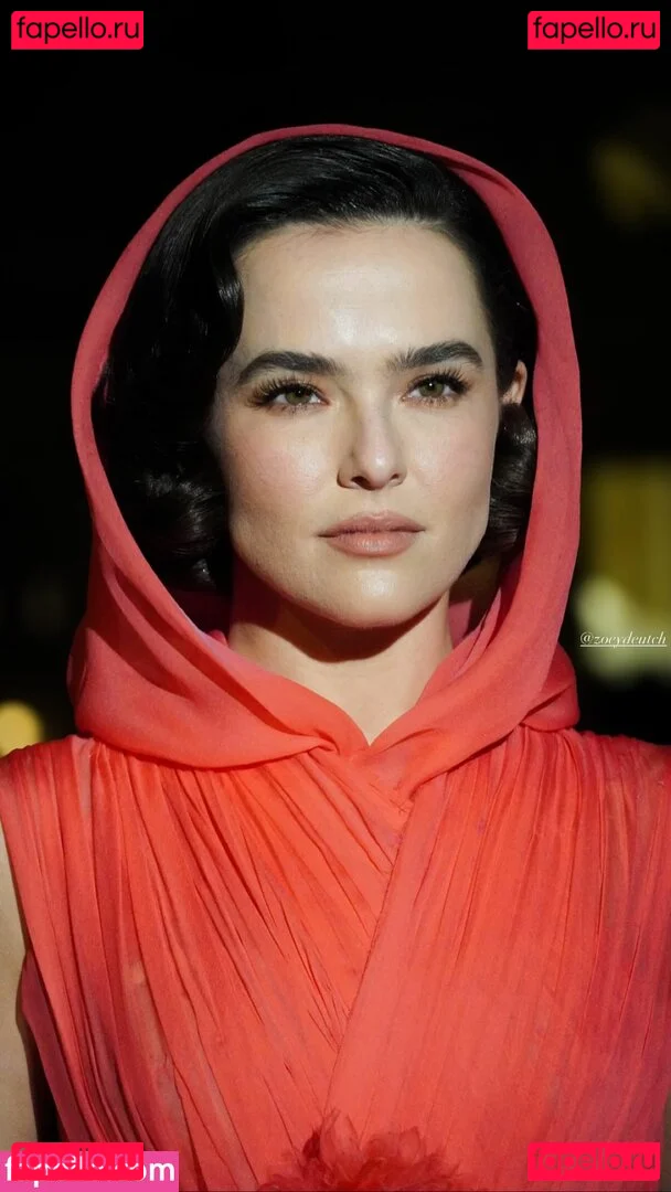 Zoey Deutch Onlyfans Photo Gallery 