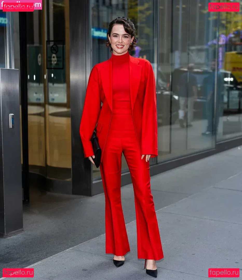 Zoey Deutch Onlyfans Photo Gallery 