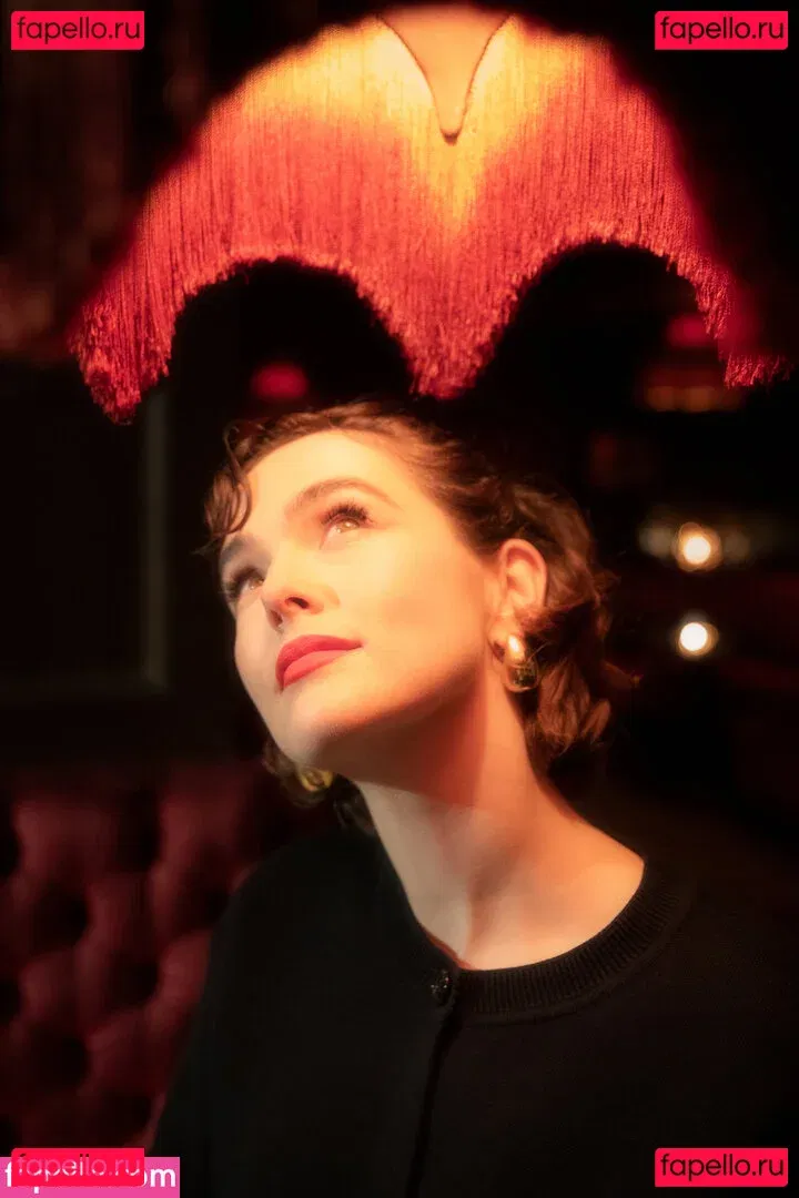 Zoey Deutch Onlyfans Photo Gallery 