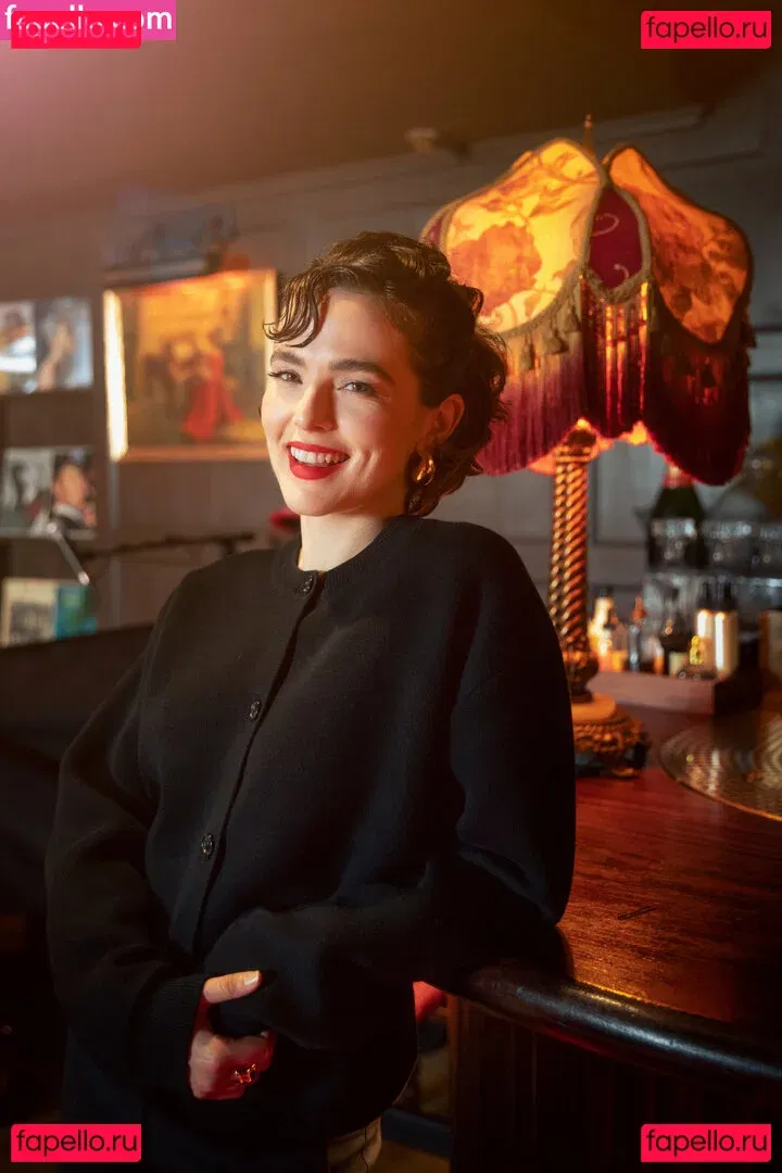 Zoey Deutch Onlyfans Photo Gallery 