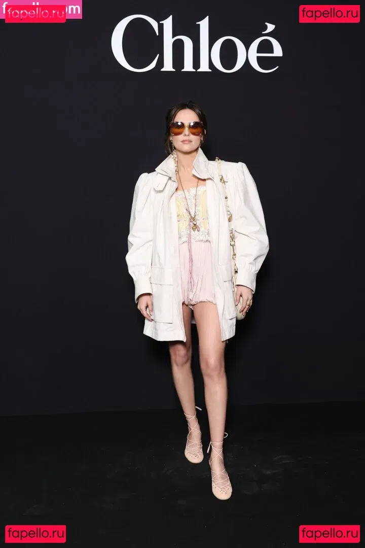 Zoey Deutch Onlyfans Photo Gallery 