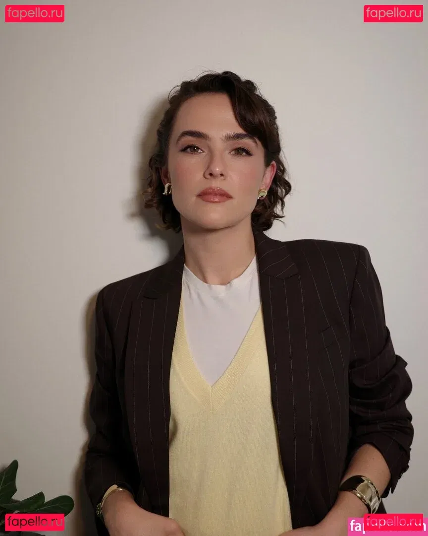 Zoey Deutch Onlyfans Photo Gallery 