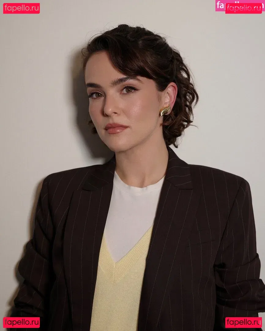 Zoey Deutch Onlyfans Photo Gallery 