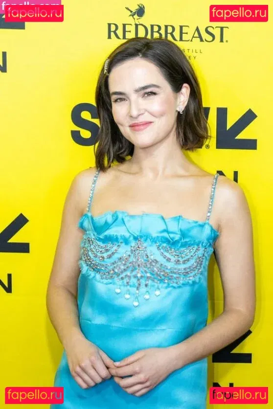 Zoey Deutch Onlyfans Photo Gallery 