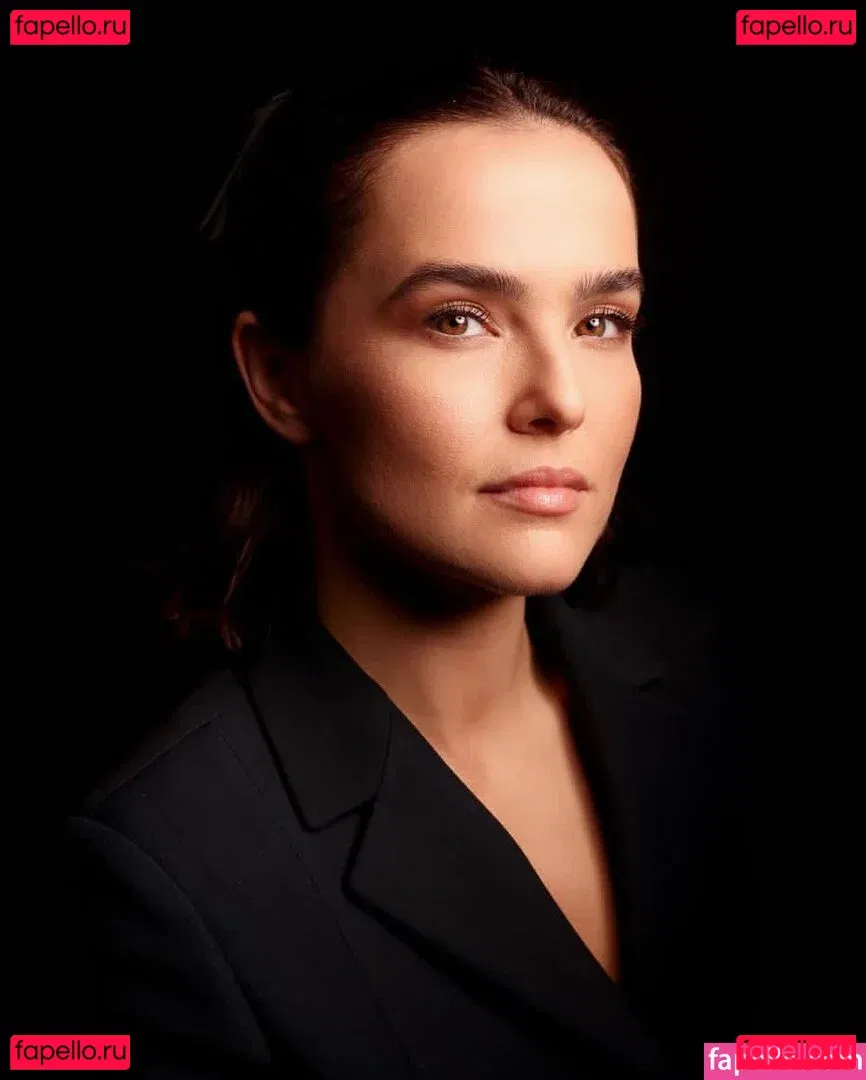 Zoey Deutch Onlyfans Photo Gallery 