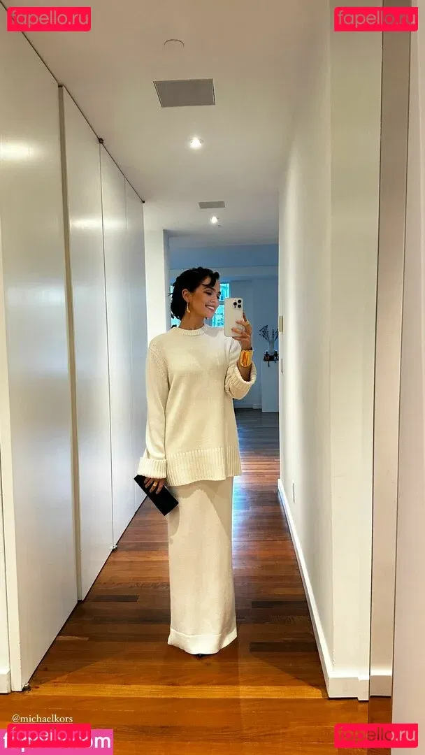 Zoey Deutch Onlyfans Photo Gallery 