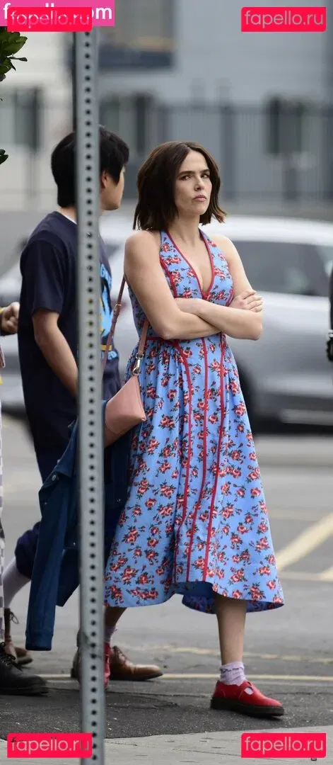 Zoey Deutch Onlyfans Photo Gallery 