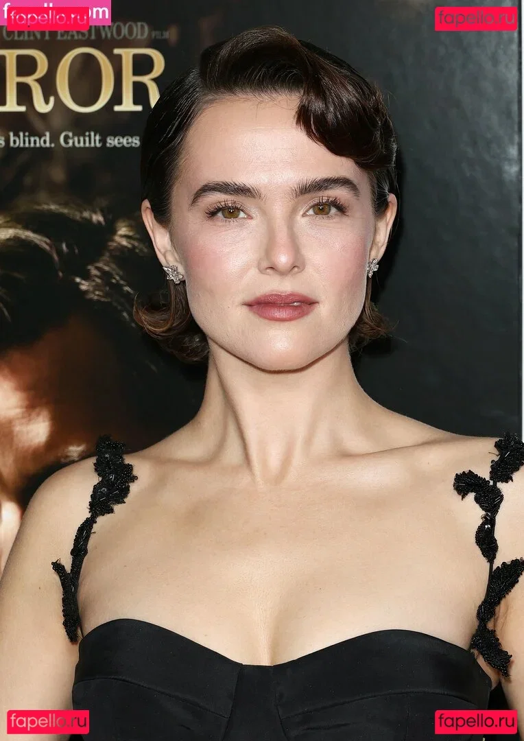 Zoey Deutch Onlyfans Photo Gallery 