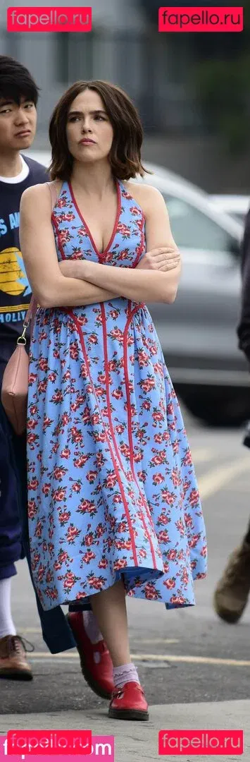 Zoey Deutch Onlyfans Photo Gallery 