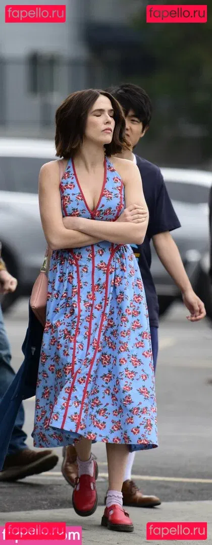 Zoey Deutch Onlyfans Photo Gallery 