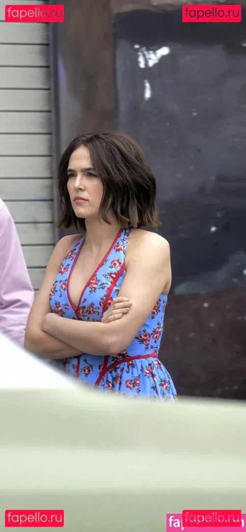 Zoey Deutch Onlyfans Photo Gallery 