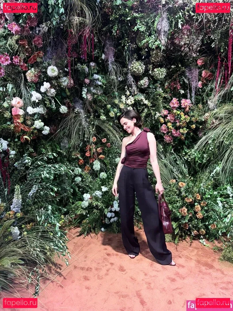 Zoey Deutch Onlyfans Photo Gallery 