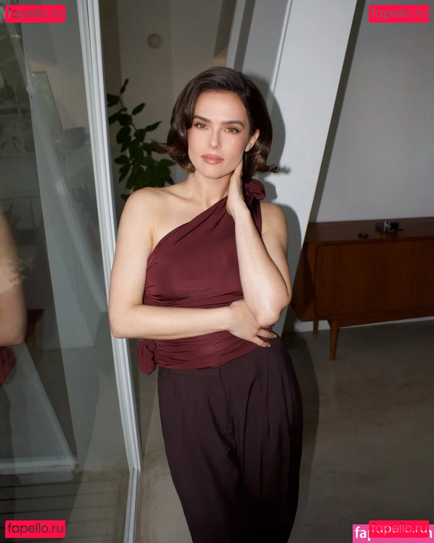 Zoey Deutch Onlyfans Photo Gallery 