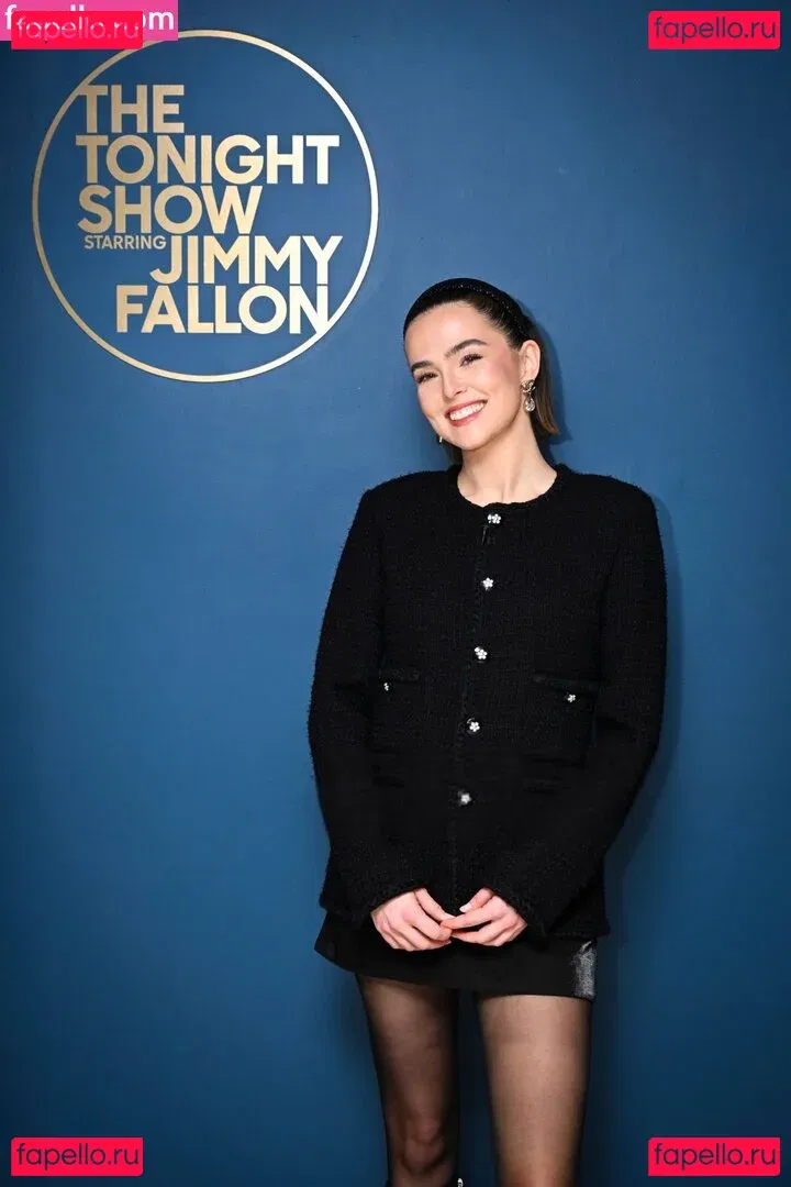 Zoey Deutch Onlyfans Photo Gallery 