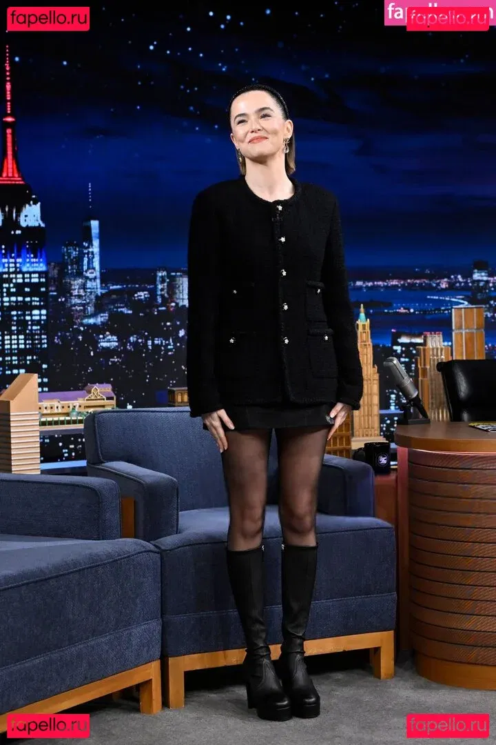 Zoey Deutch Onlyfans Photo Gallery 