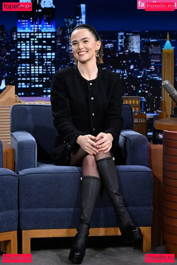 Zoey Deutch Onlyfans Photo Gallery 