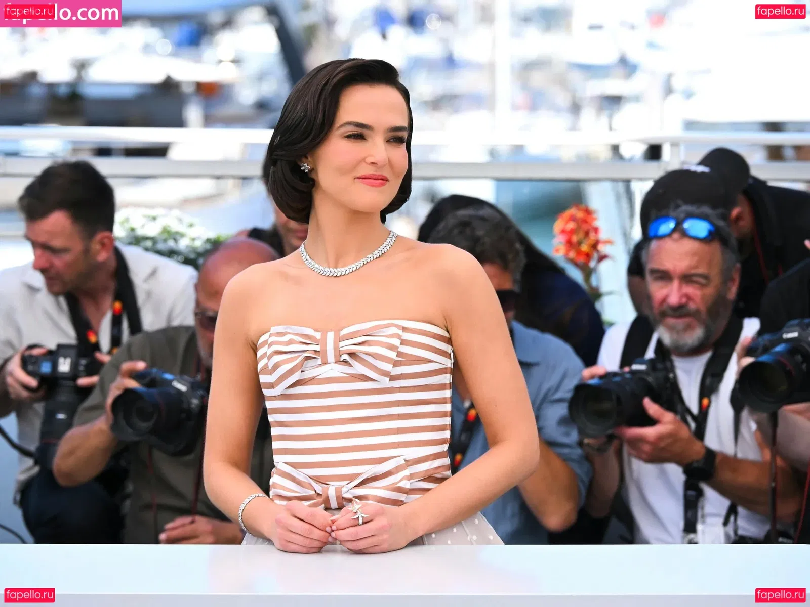 Zoey Deutch Onlyfans Photo Gallery 