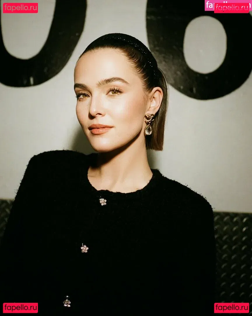 Zoey Deutch Onlyfans Photo Gallery 