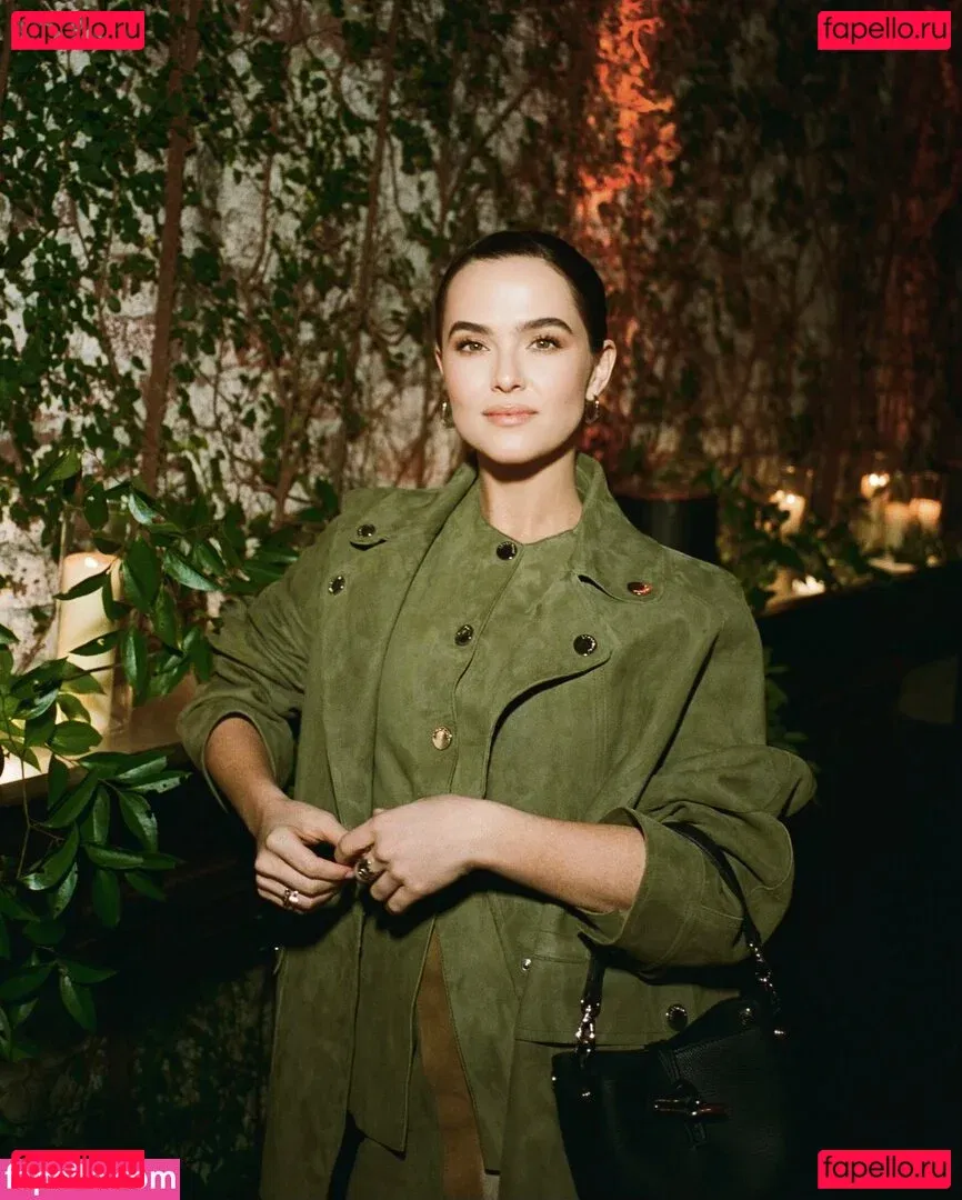 Zoey Deutch Onlyfans Photo Gallery 