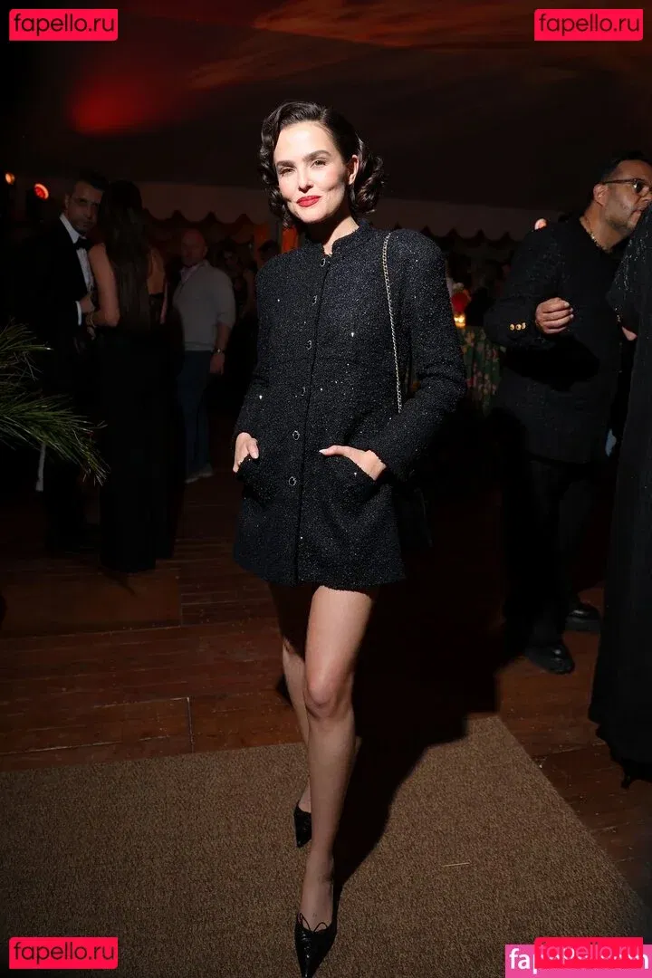 Zoey Deutch Onlyfans Photo Gallery 