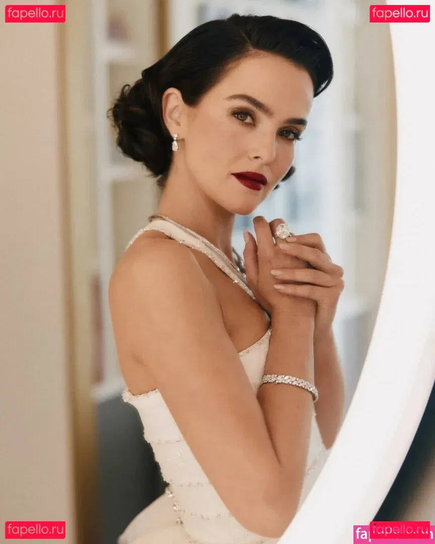 Zoey Deutch Onlyfans Photo Gallery 