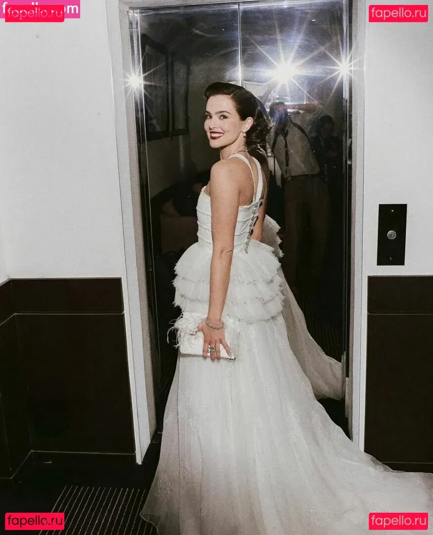 Zoey Deutch Onlyfans Photo Gallery 