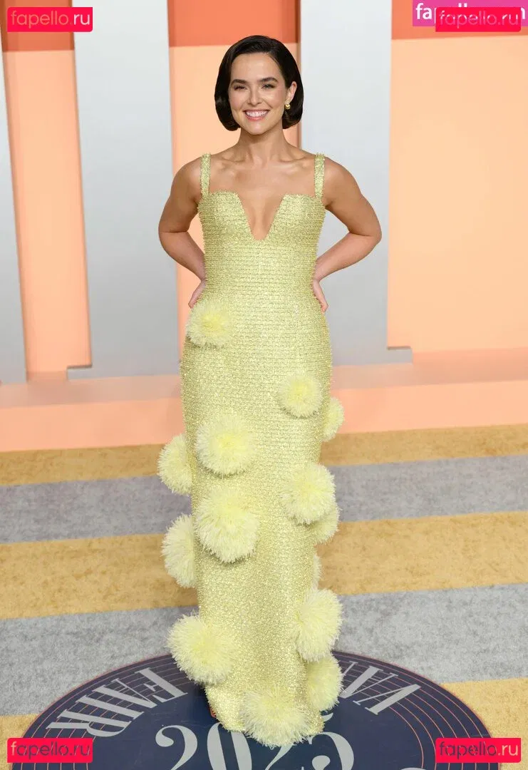 Zoey Deutch Onlyfans Photo Gallery 