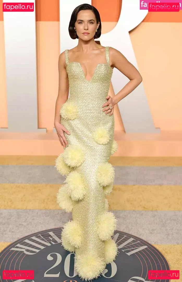 Zoey Deutch Onlyfans Photo Gallery 