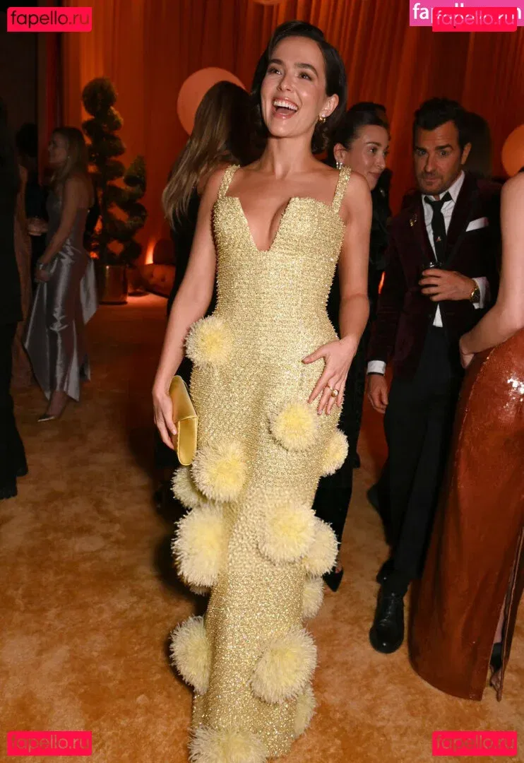 Zoey Deutch Onlyfans Photo Gallery 