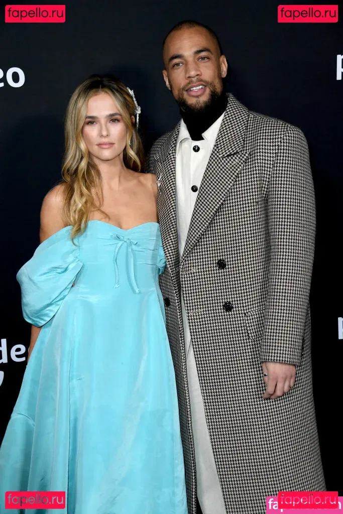 Zoey Deutch Onlyfans Photo Gallery 