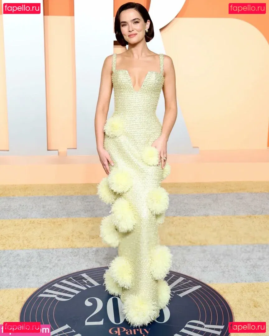 Zoey Deutch Onlyfans Photo Gallery 