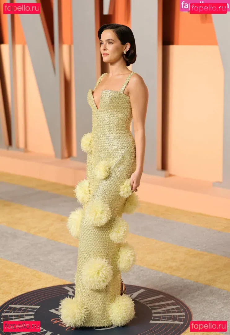 Zoey Deutch Onlyfans Photo Gallery 