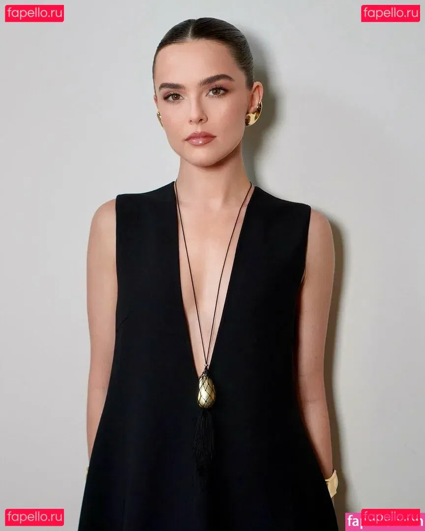 Zoey Deutch Onlyfans Photo Gallery 