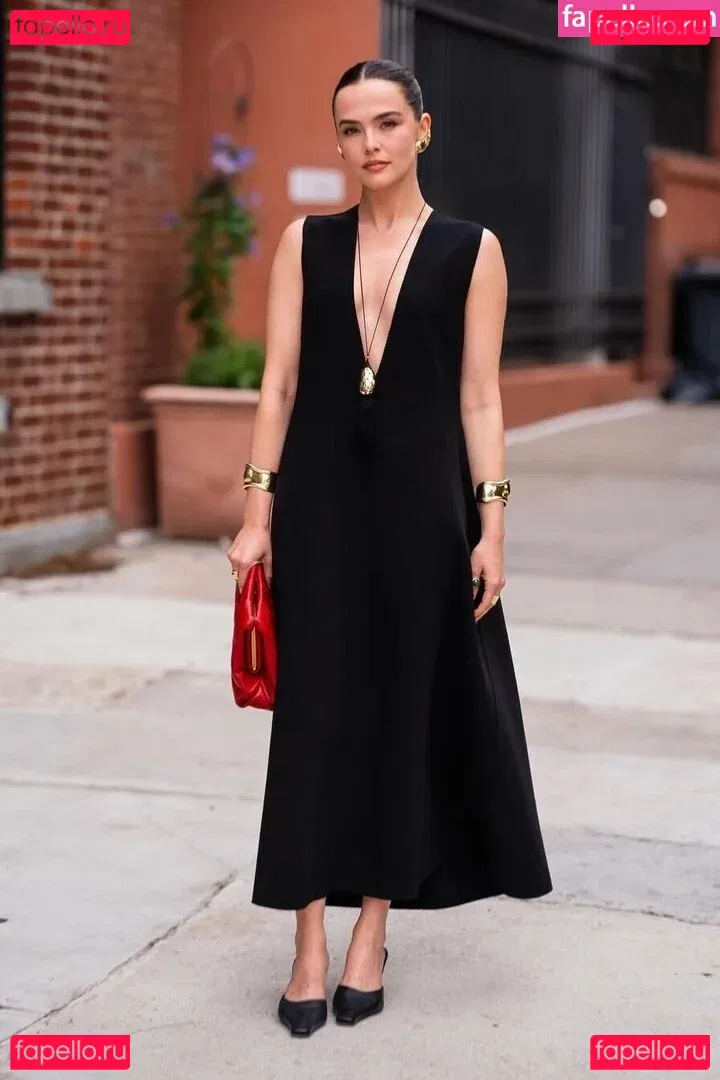 Zoey Deutch Onlyfans Photo Gallery 