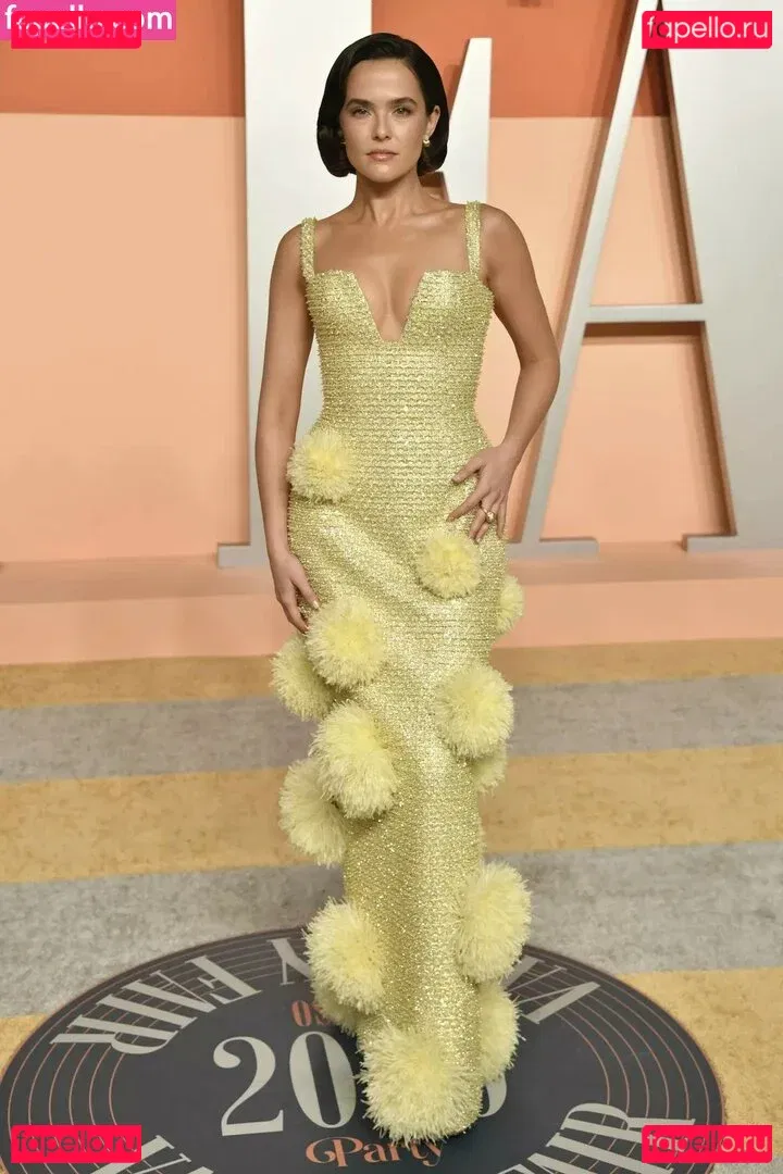 Zoey Deutch Onlyfans Photo Gallery 