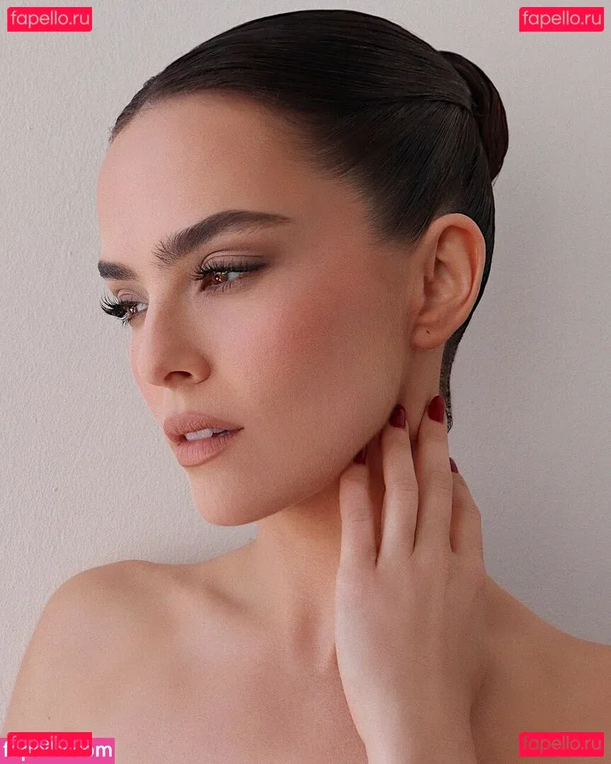 Zoey Deutch Onlyfans Photo Gallery 