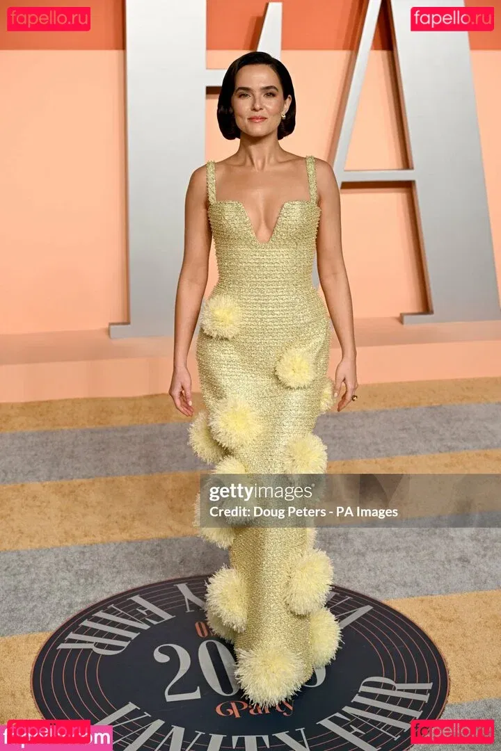 Zoey Deutch Onlyfans Photo Gallery 